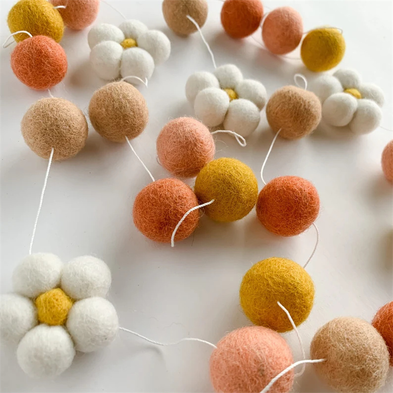 울 펠트 볼 데이지 꽃 벽걸이 장식 가랜드 울 펠트 볼 - Home Textiles Photos 리뷰 및 가격