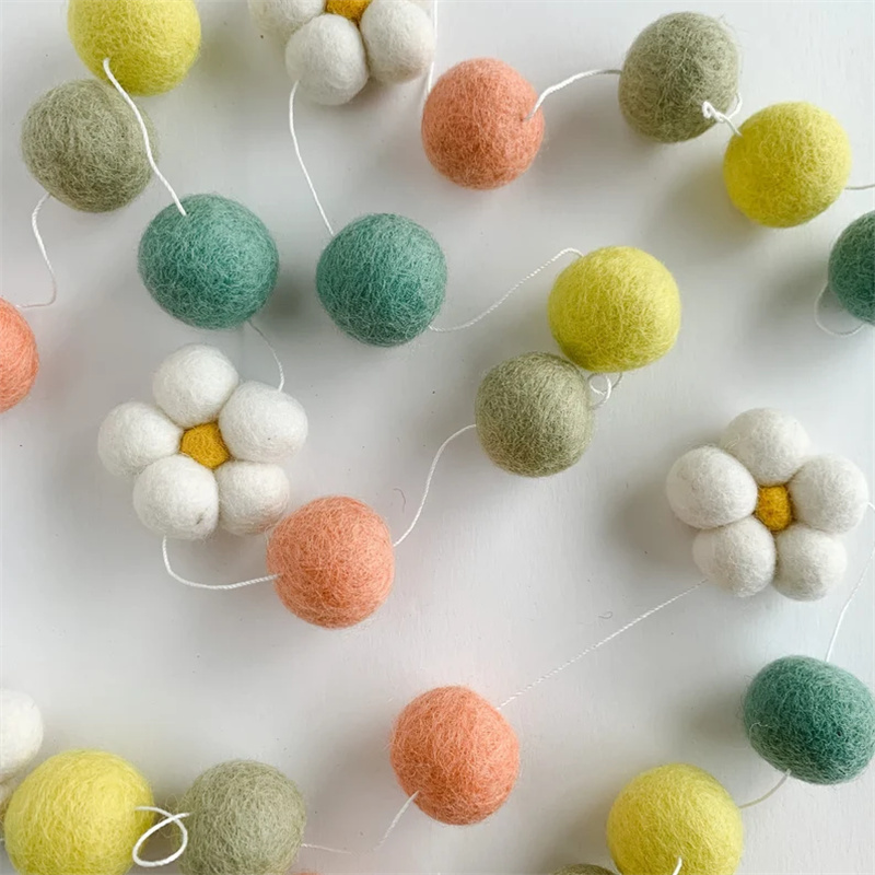울 펠트 볼 데이지 꽃 벽걸이 장식 가랜드 울 펠트 볼 - Home Textiles Photos 리뷰 및 가격